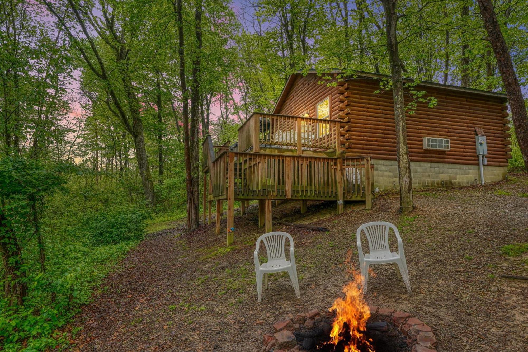 Blue Rose Cabins - Pine Ridge Cabin Logan Eksteriør bilde